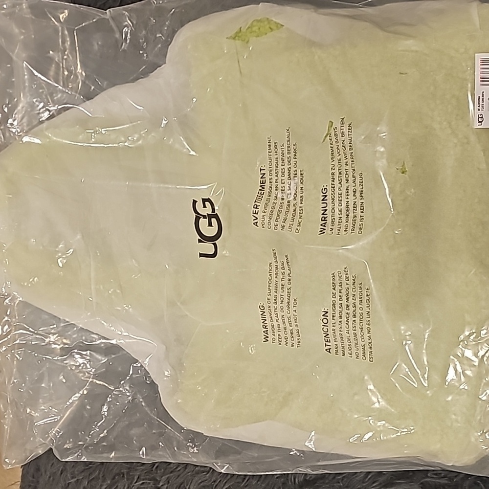 Ugg Adrina tote sherpa  large  grinch green